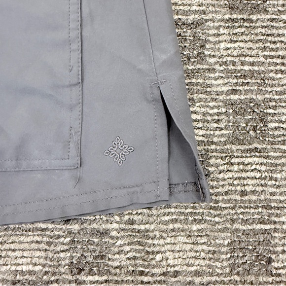 Med‎ Couture Scrub Too -  Women's Dark Grey /Pewter  V-Neck Top - Picture 3 of 10